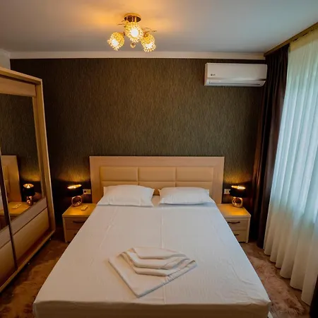 Marc Moonlight Apartman