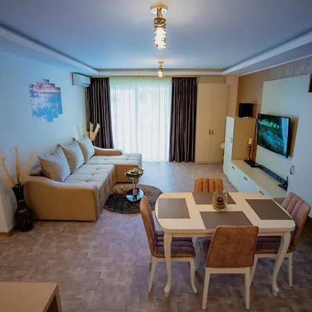 Marc Moonlight Apartman Mamaia